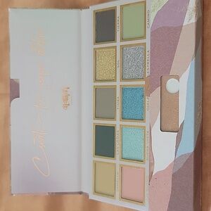 NIB Alamar Cosmetics Destino Eyeshadow Palette
